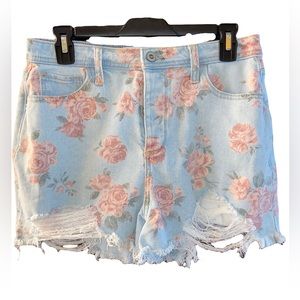 Hollister Floral High Rise Mom Jean Shorts, size 9.